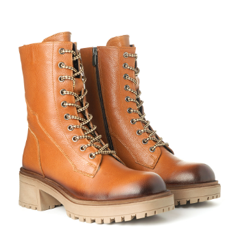 Cognac winter boots with anti slip outsole