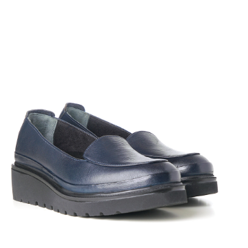 Classic moc toe wedge loafer for women